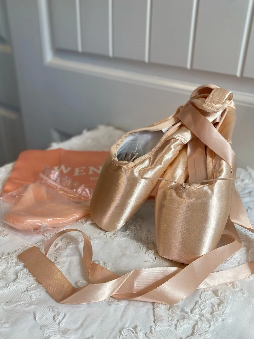 New!  Ballet Pointe Shoes Set - Blush Pink Satin with Ribbons